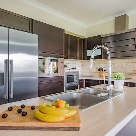 V And H House - Cozy & Ideal For Families, By Zantewize Casa vacanze Kalipádhon