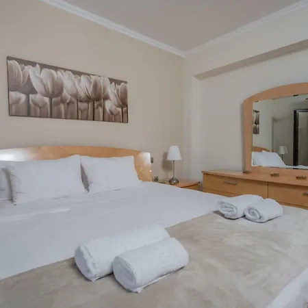 V And H House - Cozy & Ideal For Families, By Zantewize *